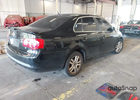 2007 Volkswagen Jetta Wolfsburg Edition z USA, uszkodzony, nr VIN 3VWEF71K47M073079